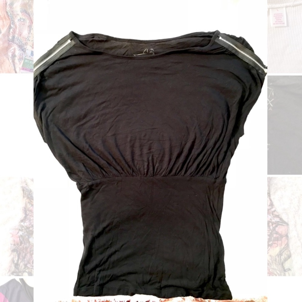 Zipper Should Detailed Top